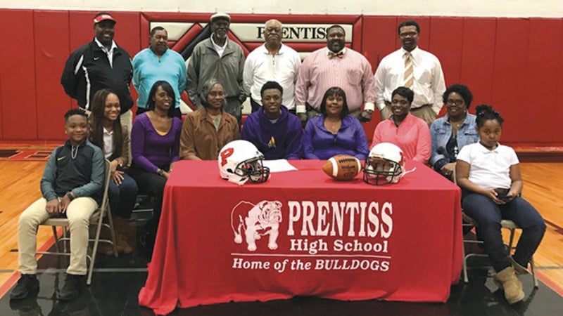 Players from all three JDC schools sign scholarships - Prentiss ...